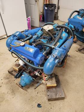 Crusader Rh-350 Model 350 Marine Gas Engine