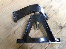 8m0046899 Mercruiser Used Gm 2.5l 3.0 L I/o Motor Mount Engine Bracket 3.0l